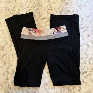 Lululemon Black Flair Leggings with Floral Waistband